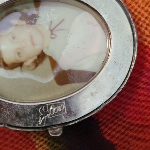 Vintage CORO Large Photo Locket Pin Pendant - Picture 6 of 10